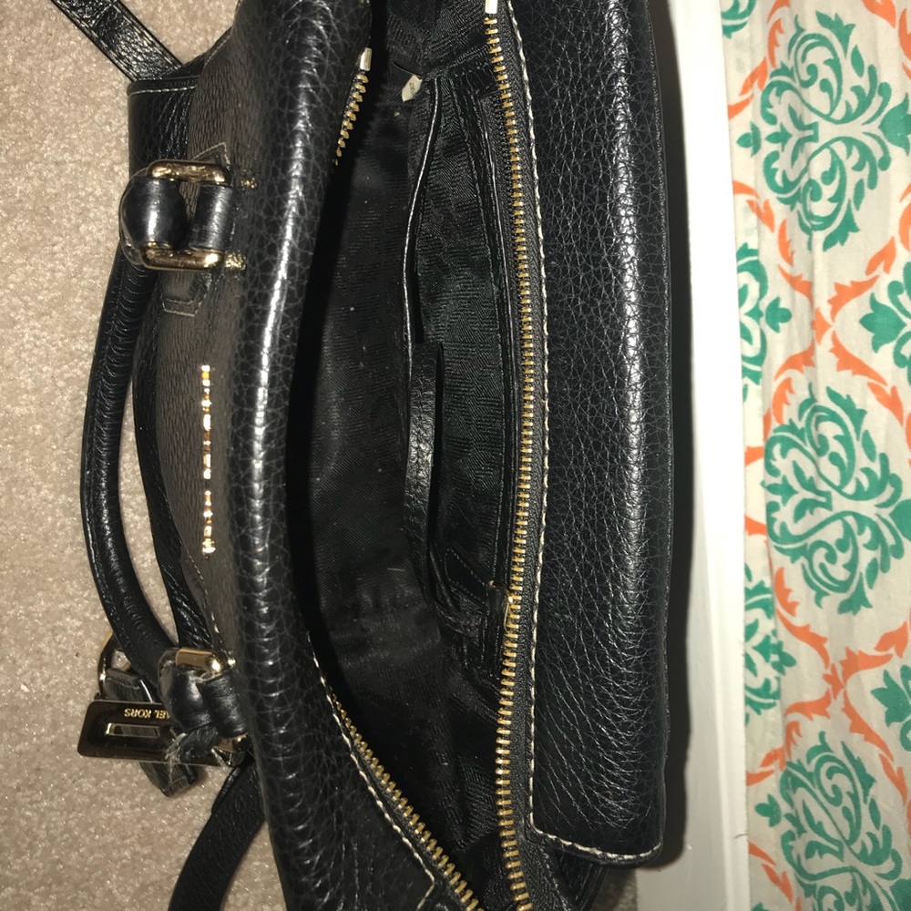 Authentic Michael Kors crossbody purse - Picture 6 of 6